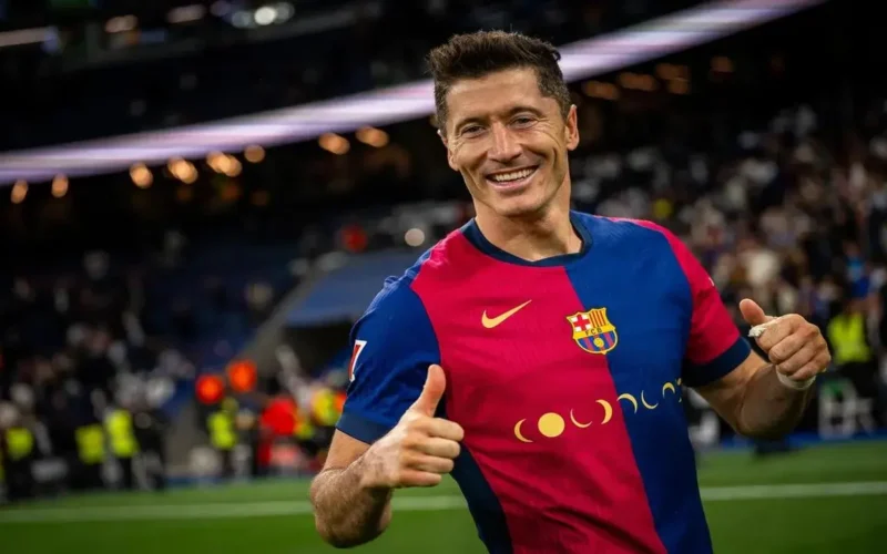 ليفاندوفسكي يضرب شباك فياريال بالهدف الرابع لبرشلونة في مواجهة مثيرة بالفيديو